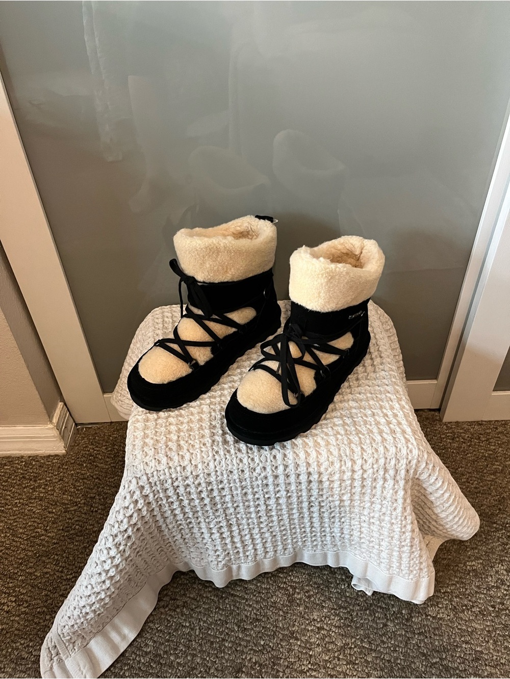 Bearpaw  Lace-Up Winter Boots - Black & Cream 444